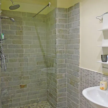 Alojamento de Acomodação e Pequeno-almoço Petitui